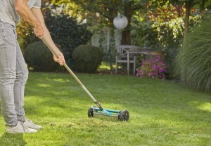Verticutator Gardena combisystem 32 cm, cu roti robuste si protectie impotriva coroziunii - Img 3