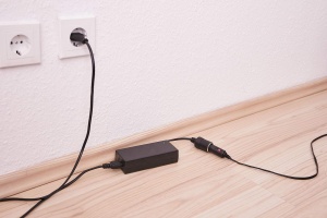 AEG Convertizor de tensiune auto KA6 Adaptor de alimentare auto Incarcator de transformator de curent 230V AC la 12V6A DC max72W cu bricheta - Img 4