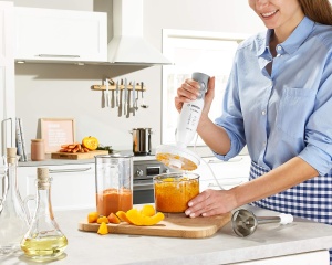 Blenderul de mana Bosch ErgoMixx MSM66120, baza blender din otel inoxidabil, ceasca de amestecare si masurare, cutit cu 4 lame, design ergonomic, 12 niveluri plus turbo, 600 W, alb/gri - Img 8