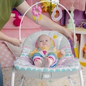 Bright Starts Rosy Rainbow Scaun Balansoar cu Vibratii pentru Nou-Nascuti si Copii pana la 18 kg - Img 9