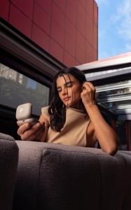 Casti audio Motorola Moto Buds Plus, Active Noise Cancelling, Beige Sand, 38 ore autonomie - Img 5