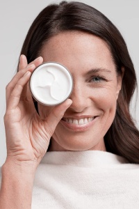 Crema de noapte NIVEA VITAL Soja Anti-Age 50 ml pentru ten matur, cu extract natural de soia - Img 4