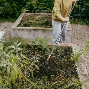 Cultivator Fiskars OneClick 1080684 19 cm Carbon NegruPortocaliu - Img 7