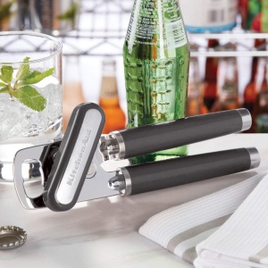 Deschizator de conserve si deschizator de sticle multifunctional KitchenAid Classic, usor de utilizat, roata de taiere din otel inoxidabil ascutita, manere ergonomice moi, antracit - Img 6