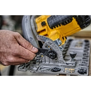 DEWALT Ferastrau circular de mana 1350 wati adancime de taiere 61 mm panza de ferastrau O 19030 mm inclusiv accesoriu de protectie pentru aspirarea pr - Img 2