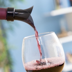 Dispenser si Capac pentru Vin InnovaGoods, 2-in-1, Negru, Silikon ABS - Img 4