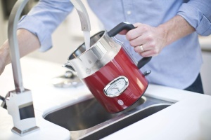 Fierbator apa Russell Hobbs 21670-70, 1.7L, 2400W, Retro Rosu - Img 8