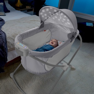 Fisher-Price GWD36 - Co-Sleeper pliabil - Patut portabil pentru bebelusi cu lumina pentru nou-nascuti si sugari - Img 2