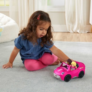 Fisher-Price HJN53 - Set de joaca decapotabil Little People Barbie, masina de jucarie pentru a impinge cu sunete si muzica, include 2 figurine de jucarie, jucarii pentru copii de la 18 luni - Img 2