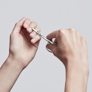 Foarfeca pentru cuticule Zwilling Classic Inox, inox polizat, design ergonomic - Img 2
