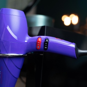 GA. MA Italy Professional, uscator de par Pluma 5500 Endurance Ion, uscator de par profesional cu motor de curent alternativ italian de 2400W, tehnologie Ion-Plus pentru par stralucitor, fara incretire, culoare violet - Img 4