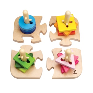 Hape Creative Peg Puzzle Joc de stivuire din lemn Puzzle de rezolvare a problemelor pentru copii mici, Joc de stivuire cu diferite forme, Bete fixe si culori stralucitoare