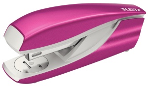Heftuitor Leitz WOW 30 foi, metalic cu elemente din plastic, roz, 55021023