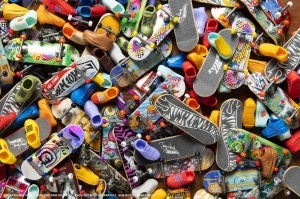 Hot Wheels Skate Fingerboard HGT46 Design Tony Hawk Cu Pantofi Detasabili - Img 6