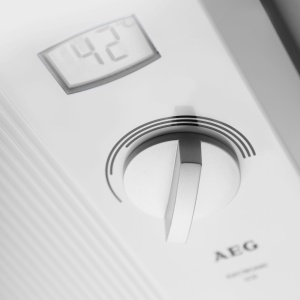 Incalzitor electronic de apa instantaneu AEG DDLE LCD 18/21/24 kW comutabil, selectarea temperaturii la grad, afisaj LC, conexiune fixa 400V, testat VDE, 222394 - Img 2