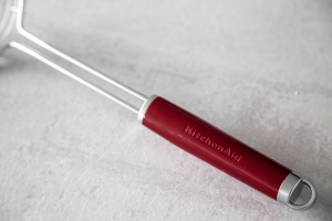 KitchenAid Strecuratoare cu lingura, lingura cu fante din otel inoxidabil - rosu imperiu - Img 5