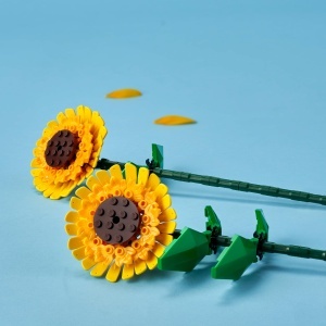 LEGO Botanicals 40524 Set Flori Artificiale - Decoratiune cu Floarea Soarelui pentru Copii 8 - Img 3