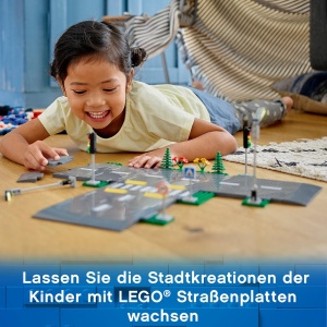 LEGO City Road Intersectie cu semafoare Straluceste in intuneric set de constructie 60304 - Img 3