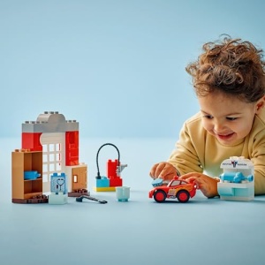LEGO DUPLO 10456 Disney Pixar Cars McQueen Set Atelier si Spalatorie Auto pentru Copii 2 - Img 8