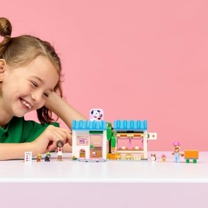 LEGO Friends Hundekuchenbackerei 42677 Set de Joaca cu Mini Papusi si Catei - Img 8