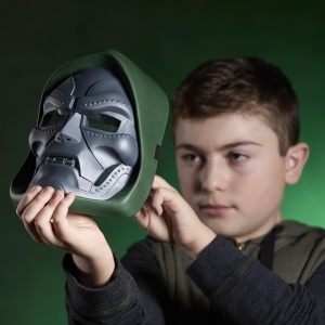 Masca electronica Doctor Doom Hasbro cu efecte de lumina, pentru copii de la 5 ani - Img 4