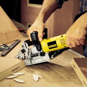 Masina de frezat Dewalt DW682K 240V Ajustabila 0deg-90deg - Img 3
