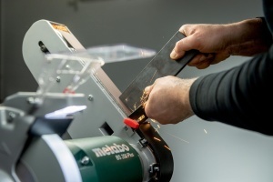Masina de Slefuit Metabo BS 200 Plus, Electrica, pentru Lemn si Metal - Img 3