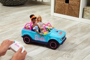 Masina de Teren RC Hot Wheels Barbie SUV, Capacitate 2 Papusi, Viteza 8.5 kmh - Img 2