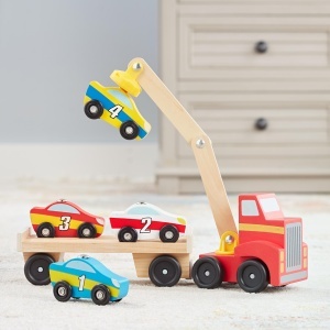 Melissa Doug Autotransporter din lemn cu macarale magnetice si 4 masini 30 cm - Img 9
