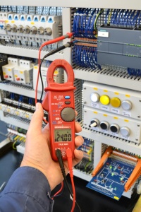 Multimetru cu cleste Benning CM 2-1, masurare curent pana la 400 A, 600 V - Img 7