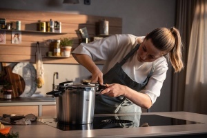 Oala sub presiune Fissler Vitaquick Premium, 6L si 3.5L, din inox reciclat, inductie - Img 4