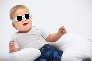Ochelari de soare BEABA pentru bebelusi 0-9 luni, 100 protectie UV, Perlbalu - Img 3