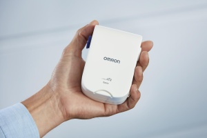 OMRON C803 - Compact, usor si silentios; Dispozitiv de inhalare usor de utilizat pentru adulti si copii; inhalator pentru tratamentul tusei si racelii, bronsitei, astmului; cu accesorii de inalta calitate - Img 3