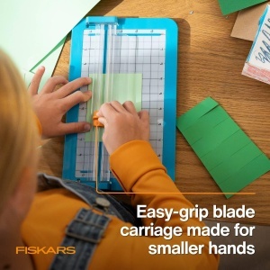 Papierschneider Fiskars pentru copii, sigur si usor de utilizat, pentru taiere precisa - Img 4