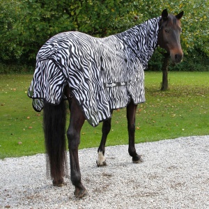 Patura pentru cai KERBL RugBe Zebra, 125 cm, cu Halsteil, Protectie UV - Img 3
