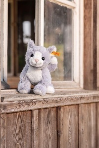 Plush Cat Steiff Cassie Katze 26 cm, Culoare Eisblau, Material Plus Moale - Img 5