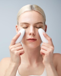 Roller de Racire ZWILLING pentru Masaj Facial, Culoare Alb, Din Otel Inoxidabil - Img 4
