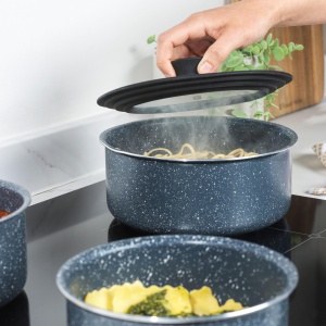 Russell Hobbs RH03281EU7 capac universal din sticla securizata pentru ghivece de 16 cm, 18 cm, 20 cm. Margine din silicon pentru oale si tigai, Capac de schimb cu iesire de abur, Clear - Img 4