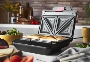 Sandwich Maker Russell Hobbs Placi antiaderente durabile Prajitor de paine sandwich usor de curatat incalzire rapida fara BPA curatare usoara depozita - Img 2