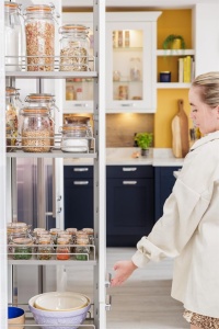 Set 6 Borcane pentru Condimente Kilner, 70 ml, Cu Capac din Inox, Suport din Lemn - Img 4
