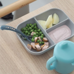 Set de invatare din silicon Beaba, 3 piese, farfurie cu 3 compartimente, albastru - Img 4