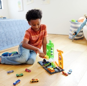 Set de joaca Hot Wheels City - Statie de incarcare pentru masini electrice, 164, HTN79 - Img 2