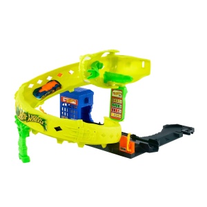 Set de joaca Hot Wheels cu serpentina, model JBM63, 2 moduri de joc, masinuta inclusa - Img 4