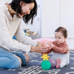 Set de mingi senzoriale pentru bebelusi Infantino 6 piese BPA-free texturi si culori variate - Img 2