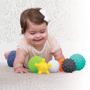 Set jucarii senzoriale Infantino Sensory Balls Blocks Buddies 20 piese texturi si culori diverse - Img 4