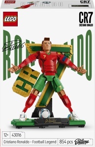 Set LEGO Cristiano Ronaldo Figurina 3D, 854 piese, Decoratiune pentru camera - Img 6