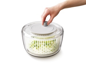 Set multifunctional pentru salata Joseph Joseph Duo 3 piese cu salatiera razatoare si feliator multicolor