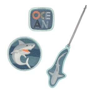 Set Patches si Pandantiv LASSIG Shark Ocean Edition, 3 piese, design creativ
