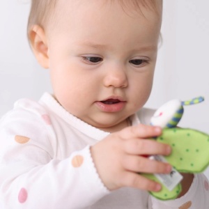 Sigikid Greifling Schmetterling 41179 Jucarie pentru Bebelusi Verde cu Sunete - Img 5