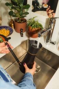 Stropitoare cu capac Fiskars, 1,2 l, se poate umple fara a scoate capacul, inaltime: 25,8 cm, negru/portocaliu, 1071307 - Img 8